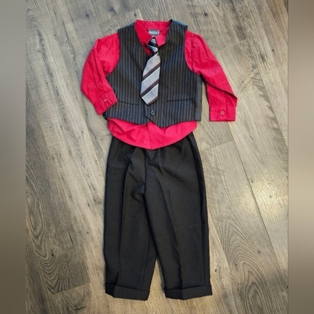 Boy's‎ 24M Perry Ellis Portfolio 4 Piece Red Shirt Black Vest Striped Tie Formal